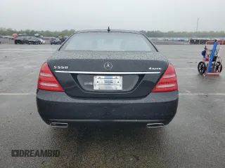 2010 Mercedes-Benz S 550 z VIN WDDNG8GB9AA335198, wystawiony jako Copart lot #57104175 z przebiegiem 43 121 mil mil oraz Szkody całkowita. Historia ofert i sprzedaży dostępna na DreamBid. Obrazek 6.