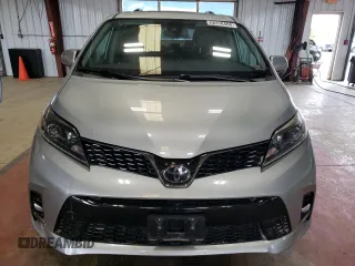 2019 Toyota Sienna SE с VIN 5TDEZ3DC3KS221691, выставлен на аукционе Copart как лот 68318484 с пробегом 59 319 миль миль и Списание • Salvage title. История ставок и продаж доступна на DreamBid. Изображение 5.