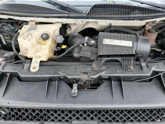 2006 Chevrolet Express Cargo with VIN 1GCHG35U961142376, listed as a Copart auction lot 47741725 with 268,409 mi miles and Clean title. Bid and sale history available at DreamBid. Image 12.