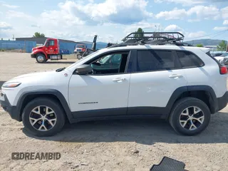 2017 Jeep Cherokee Trailhawk L Plus z VIN 1C4PJMBS9HD238905, wystawiony jako IAAI lot #42381268 z przebiegiem 130 535 mil mil oraz . Historia ofert i sprzedaży dostępna na DreamBid. Obrazek 15.
