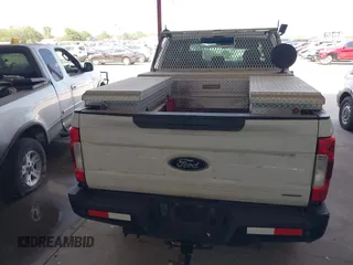 2017 Ford F-250 XLT с VIN 1FT7X2A65HEC33329, выставлен на аукционе IAAI как лот 42350771 с пробегом 153 596 миль миль и . История ставок и продаж доступна на DreamBid. Изображение 16.