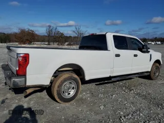 2019 Ford Super Duty F-250 SRW XL with VIN 1FT7W2A69KEF36737, listed as a Copart auction lot 84699994 with 129,810 mi miles and Salvage Title. Bid and sale history available at carsss.com. Image 3.