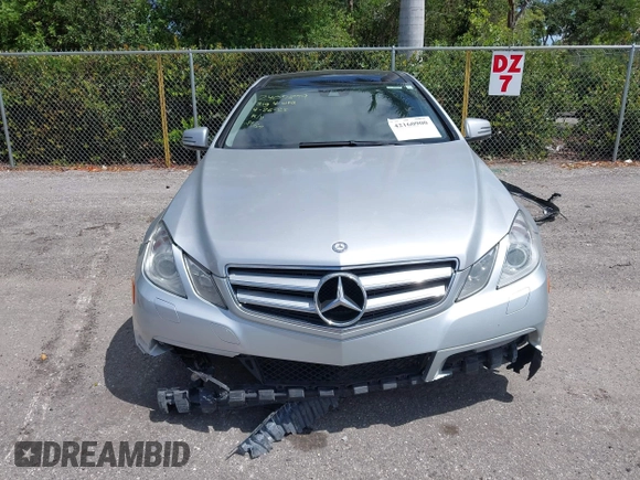 2013 Mercedes-Benz E 350 with VIN WDDKJ5KB3DF199684, listed as a IAAI auction lot 42160900 with 134,811 mi miles and . Bid and sale history available at DreamBid. Image 6.