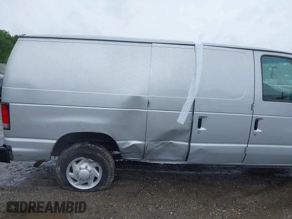 2008 Ford Econoline Cargo Commercial z VIN 1FTNE14W08DA28087, wystawiony jako IAAI lot #42365041 z przebiegiem 135 182 mil mil oraz . Historia ofert i sprzedaży dostępna na DreamBid. Obrazek 13.