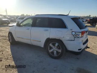 2013 Jeep Grand Cherokee Overland with VIN 1C4RJFCG8DC606862, listed as a Copart auction lot 82149804 with 155,999 mi miles and Salvage Title. Bid and sale history available at carsss.com. Image 2.