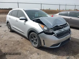 2017 Kia Niro LX with VIN KNDCB3LC6H5088243, listed as a IAAI auction lot 41747137 with 122,149 mi miles. Bid and sale history available at carsss.com. Image 1.