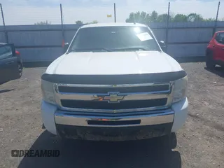2009 Chevrolet Silverado 1500 LT with VIN 3GCEC23039G118833, listed as a IAAI auction lot 42018681 with 212,044 mi miles. Bid and sale history available at carsss.com. Image 12.