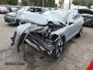 2023 Polestar 2 z VIN YSMEG3KA9PL130185, wystawiony jako Copart lot #55989275 z przebiegiem 70 923 mil mil oraz Szkody całkowita. Historia ofert i sprzedaży dostępna na DreamBid. Obrazek 1.