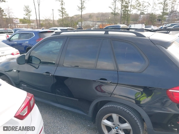 2011 BMW X5 35i with VIN 5UXZV4C58BL406373, listed as a IAAI auction lot 41715817 with 101,900 mi miles. Bid and sale history available at carsss.com. Image 14.