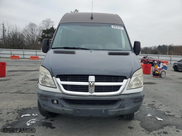 2013 Mercedes-Benz Sprinter Cargo Vans with VIN WD3PE8CC8D5803615, listed as a Copart auction lot 86838184 with 110,462 mi miles and Clean Title. Bid and sale history available at carsss.com. Image 5.