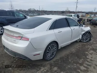 2019 Lincoln MKZ Standard with VIN 3LN6L5A93KR624594, listed as a IAAI auction lot 41379000 with 87,504 mi miles. Bid and sale history available at carsss.com. Image 4.