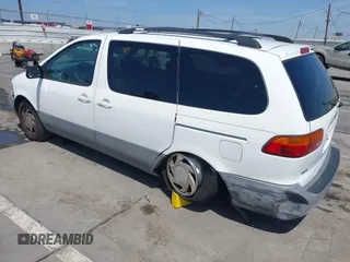 1998 Toyota Sienna LE with VIN 4T3ZF13C2WU066460, listed as a IAAI auction lot 42088006 with 169,014 mi miles and . Bid and sale history available at DreamBid. Image 3.