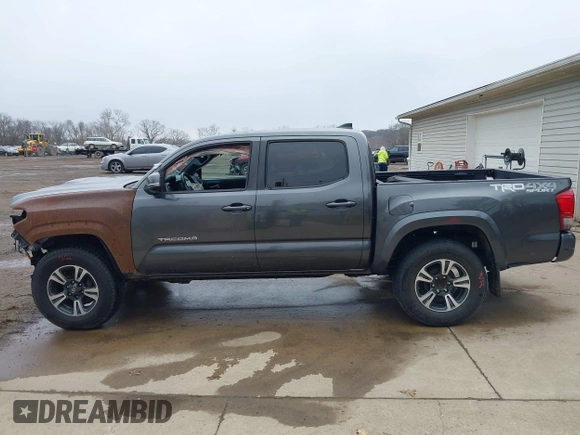 2017 Toyota Tacoma SR5 with VIN 3TMCZ5AN3HM113332, listed as a IAAI auction lot 41757467 with 199,846 mi miles. Bid and sale history available at carsss.com. Image 15.