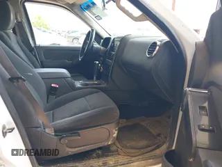 2009 Ford Explorer XLT with VIN 1FMEU73E39UA31349, listed as a IAAI auction lot 41924498 with 267,264 mi miles and . Bid and sale history available at DreamBid. Image 5.