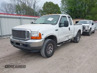 2001 Ford Super Duty F-250 XL with VIN 1FTNX21LX1EA76318, listed as a IAAI auction lot 41878833 with 191,897 mi miles. Bid and sale history available at carsss.com. Image 2.