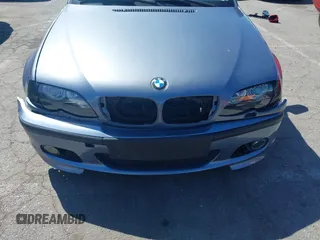 2003 BMW 3 Series 325i with VIN WBAEN33443PC11690, listed as a IAAI auction lot 41939082 with 159,123 mi miles. Bid and sale history available at carsss.com. Image 18.