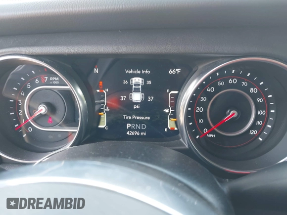 2022 Jeep Gladiator High Altitude with VIN 1C6HJTFG5NL114661, listed as a IAAI auction lot 41771986 with 42,696 mi miles and . Bid and sale history available at DreamBid. Image 7.