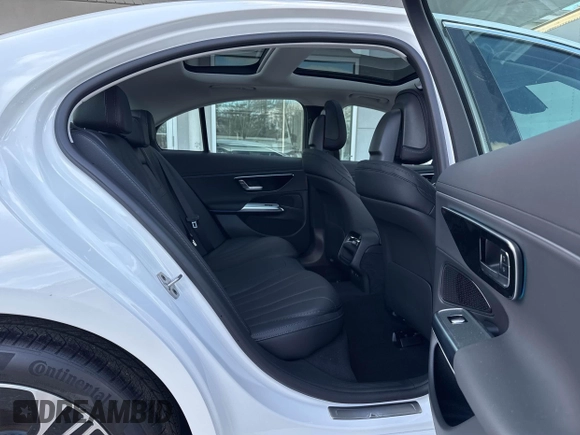 2025 Mercedes-Benz E 350 with VIN W1KLF4HB9SA111397, listed as a IAAI auction lot 41761722 with 50 mi miles and . Bid and sale history available at DreamBid. Image 8.