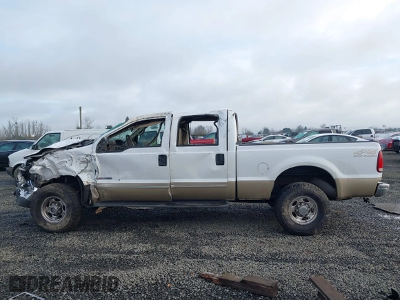2000 Ford Super Duty F-250 XL with VIN 1FTNW21F8YEA59623, listed as a IAAI auction lot 41263825 with 371,405 mi miles. Bid and sale history available at carsss.com. Image 15.