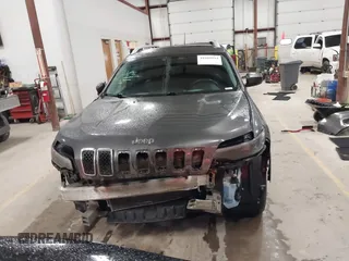 2019 Jeep Cherokee Limited with VIN 1C4PJMDX7KD282692, listed as a IAAI auction lot 41660914 with 64,955 mi miles and . Bid and sale history available at carsss.com. Image 13.