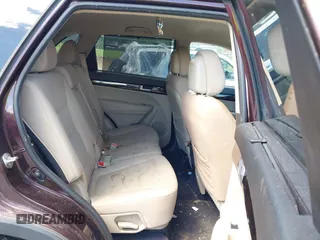 2014 Kia Sorento LX z VIN 5XYKTCA64EG474572, wystawiony jako IAAI lot #42325030 z przebiegiem 107 382 mil mil oraz . Historia ofert i sprzedaży dostępna na DreamBid. Obrazek 8.