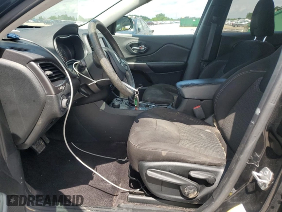 2019 Jeep Cherokee Latitude z VIN 1C4PJMCB8KD212964, wystawiony jako Copart lot #56205015 z przebiegiem 116 443 mil mil oraz Szkoda całkowita • Salvage title. Historia ofert i sprzedaży dostępna na DreamBid. Obrazek 7.