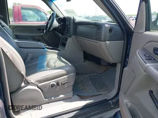 2005 Chevrolet Suburban Z71 z VIN 3GNFK16Z15G142075, wystawiony jako IAAI lot #42172902 z przebiegiem 199 847 mil mil oraz . Historia ofert i sprzedaży dostępna na DreamBid. Obrazek 5.