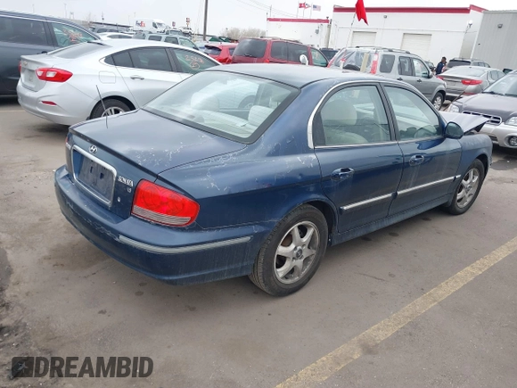 2005 Hyundai Sonata GLS with VIN KMHWF35H25A196397, listed as a IAAI auction lot 41734750 with 199,890 mi miles. Bid and sale history available at carsss.com. Image 4.