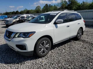 2020 Nissan Pathfinder S z VIN 5N1DR2AN2LC588933, wystawiony jako Copart lot #52129765 z przebiegiem 93 893 mil mil oraz Szkoda całkowita • Salvage title. Historia ofert i sprzedaży dostępna na DreamBid. Obrazek 1.