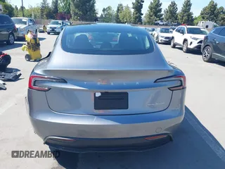 2025 Tesla Model 3 Long Range z VIN 5YJ3E1EB9SF873801, wystawiony jako IAAI lot #42141255 z przebiegiem 1612 mil mil oraz . Historia ofert i sprzedaży dostępna na DreamBid. Obrazek 16.