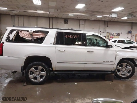 2017 Chevrolet Suburban LT with VIN 1GNSKHKC7HR199152, listed as a IAAI auction lot 41246547 with NaN miles. Bid and sale history available at carsss.com. Image 14.