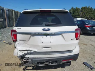 2019 Ford Explorer Limited with VIN 1FM5K8F81KGB06071, listed as a IAAI auction lot 41897131 with 69,831 mi miles and . Bid and sale history available at carsss.com. Image 17.