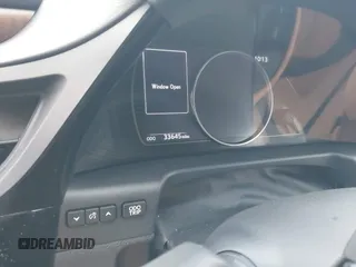 2022 Lexus ES 300h Luxury z VIN 58AEA1C19NU025142, wystawiony jako IAAI lot #42274877 z przebiegiem 33 645 mil mil oraz . Historia ofert i sprzedaży dostępna na DreamBid. Obrazek 7.