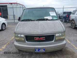 2004 GMC Safari with VIN 1GKDM19X84B500742, listed as a IAAI auction lot 42038034 with 136,127 mi miles. Bid and sale history available at carsss.com. Image 6.