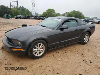 2008 Ford Mustang Deluxe with VIN 1ZVHT80N985126700, listed as a Copart auction lot 52873565 with 136,574 mi miles and Salvage title. Bid and sale history available at DreamBid. Image 1.