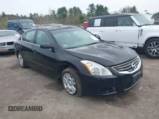 2010 Nissan Altima 2.5 S with VIN 1N4AL2APXAN520686, listed as a IAAI auction lot 42040414 with 132,794 mi miles. Bid and sale history available at carsss.com. Image 1.
