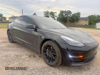 2021 Tesla Model 3 Standard Range Plus z VIN 5YJ3E1EA9MF919606, wystawiony jako Copart lot #60377285 z przebiegiem 39 713 mil mil oraz Szkoda całkowita • Salvage title. Historia ofert i sprzedaży dostępna na DreamBid. Obrazek 1.