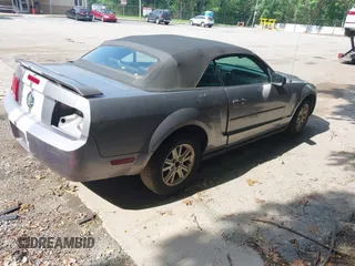 2006 Ford Mustang Standard with VIN 1ZVFT84N865179760, listed as a IAAI auction lot 42629541 with 90,095 mi miles and . Bid and sale history available at DreamBid. Image 4.