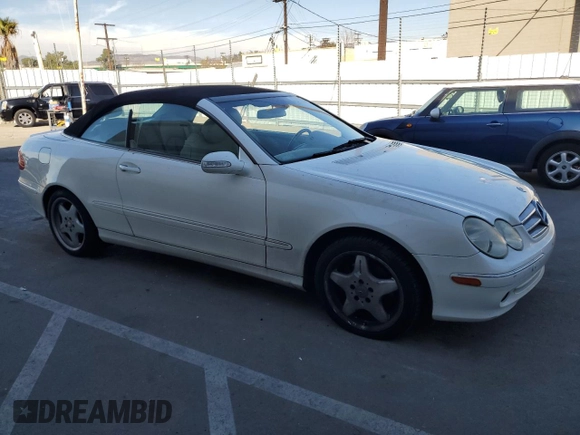 2005 Mercedes-Benz CLK 320 with VIN WDBTK65JX5F144573, listed as a Copart auction lot 82490314 with 164,811 mi miles and Clean Title. Bid and sale history available at DreamBid. Image 4.