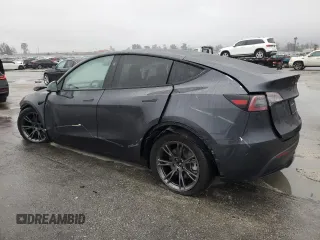 2024 Tesla Model Y with VIN 7SAYGDED1RF098054, listed as a Copart auction lot 44072195 with 16,085 mi miles and Salvage Title. Bid and sale history available at DreamBid. Image 2.
