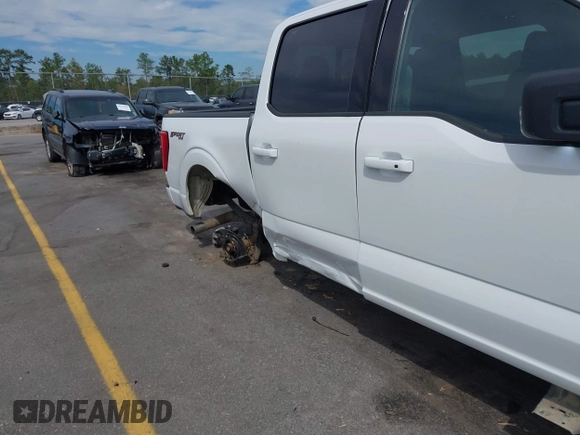 2021 Ford F-150 XL z VIN 1FTFW1E86MFC44784, wystawiony jako IAAI lot #40562636 z przebiegiem 56 427 mil mil oraz . Historia ofert i sprzedaży dostępna na DreamBid. Obrazek 6.