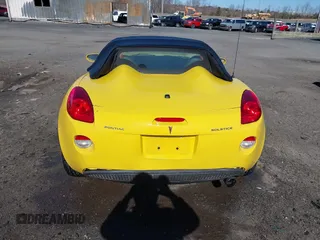 2007 Pontiac Solstice z VIN 1G2MB35B87Y138649, wystawiony jako IAAI lot #41791311 z przebiegiem 65 740 mil mil oraz . Historia ofert i sprzedaży dostępna na DreamBid. Obrazek 16.
