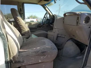 2000 Chevrolet Astro Cargo w/YF7 with VIN 1GBDM19W8YB142121, listed as a Copart auction lot 75484534 with 199,930 mi miles and Salvage Title. Bid and sale history available at carsss.com. Image 7.