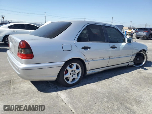 1999 Mercedes-Benz C z VIN WDBHA33G6XF789237, wystawiony jako Copart lot #74065544 z przebiegiem 198 201 mil mil oraz Szkoda całkowita • Salvage title. Historia ofert i sprzedaży dostępna na DreamBid. Obrazek 3.