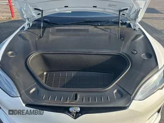 2022 Tesla Model S z VIN 5YJSA1E56NF472017, wystawiony jako Copart lot #67321925 z przebiegiem 59 665 mil mil oraz Czysty tytuł • Clean title. Historia ofert i sprzedaży dostępna na DreamBid. Obrazek 7.
