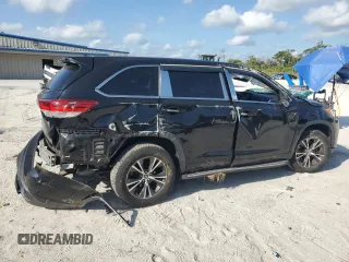 2018 Toyota Highlander LE with VIN 5TDZARFH8JS041397, listed as a Copart auction lot 60262295 with 92,526 mi miles and Salvage title. Bid and sale history available at DreamBid. Image 3.