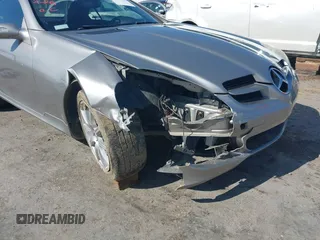 2006 Mercedes-Benz SLK 350 with VIN WDBWK56FX6F121510, listed as a IAAI auction lot 42086081 with 88,615 mi miles and . Bid and sale history available at DreamBid. Image 6.