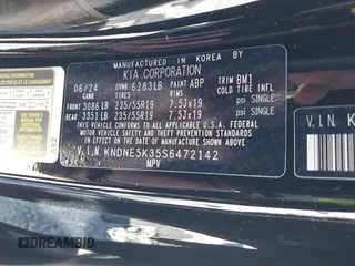 2025 Kia Carnival SX with VIN KNDNE5K35S6472142, listed as a IAAI auction lot 41280650 with 4,181 mi miles and . Bid and sale history available at DreamBid. Image 9.
