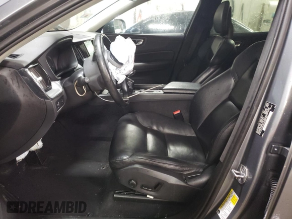 2018 Volvo XC60 Momentum with VIN LYV102RKXJB077791, listed as a Copart auction lot 44826895 with 113,151 mi miles and Clean Title. Bid and sale history available at carsss.com. Image 7.