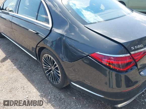 2023 Mercedes-Benz S 580 z VIN W1K6G7GB8PA189254, wystawiony jako IAAI lot #41934572 z przebiegiem 32 213 mil mil oraz . Historia ofert i sprzedaży dostępna na DreamBid. Obrazek 18.